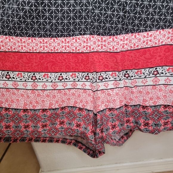 Torrid Border Print Challis Button Front Romper 6/6x - Picture 5 of 8